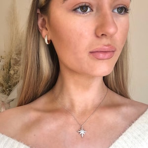 Collana Starburst personalizzata con pavé di zirconi cubici in argento/oro rosa/oro, collana Star Sister regalo per sorellina, sorella maggiore/migliore amica