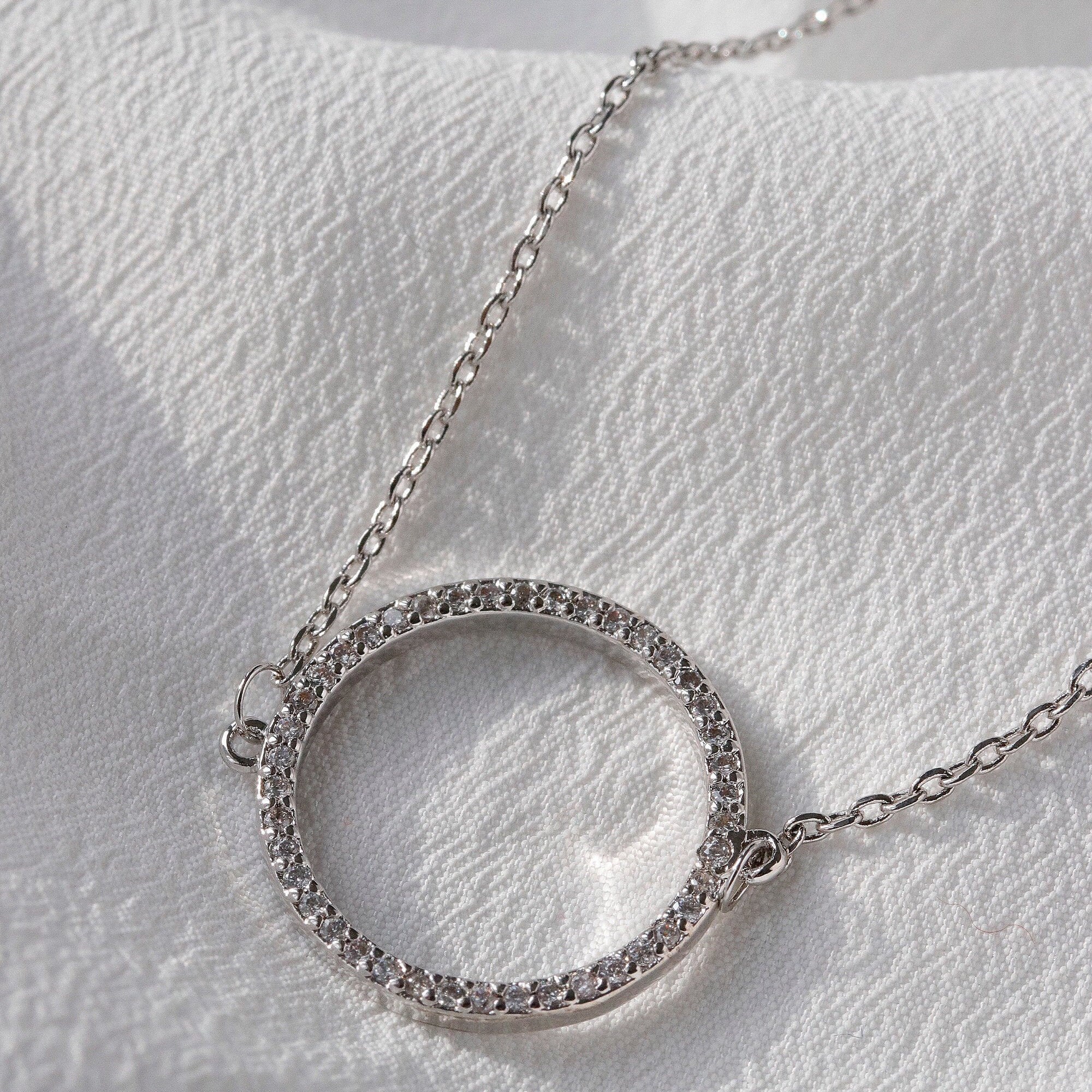 Collana Cerchio In Argento 925 Con Zirconi – 7,50 Ctw – Lunghezza 45 Cm – Donna