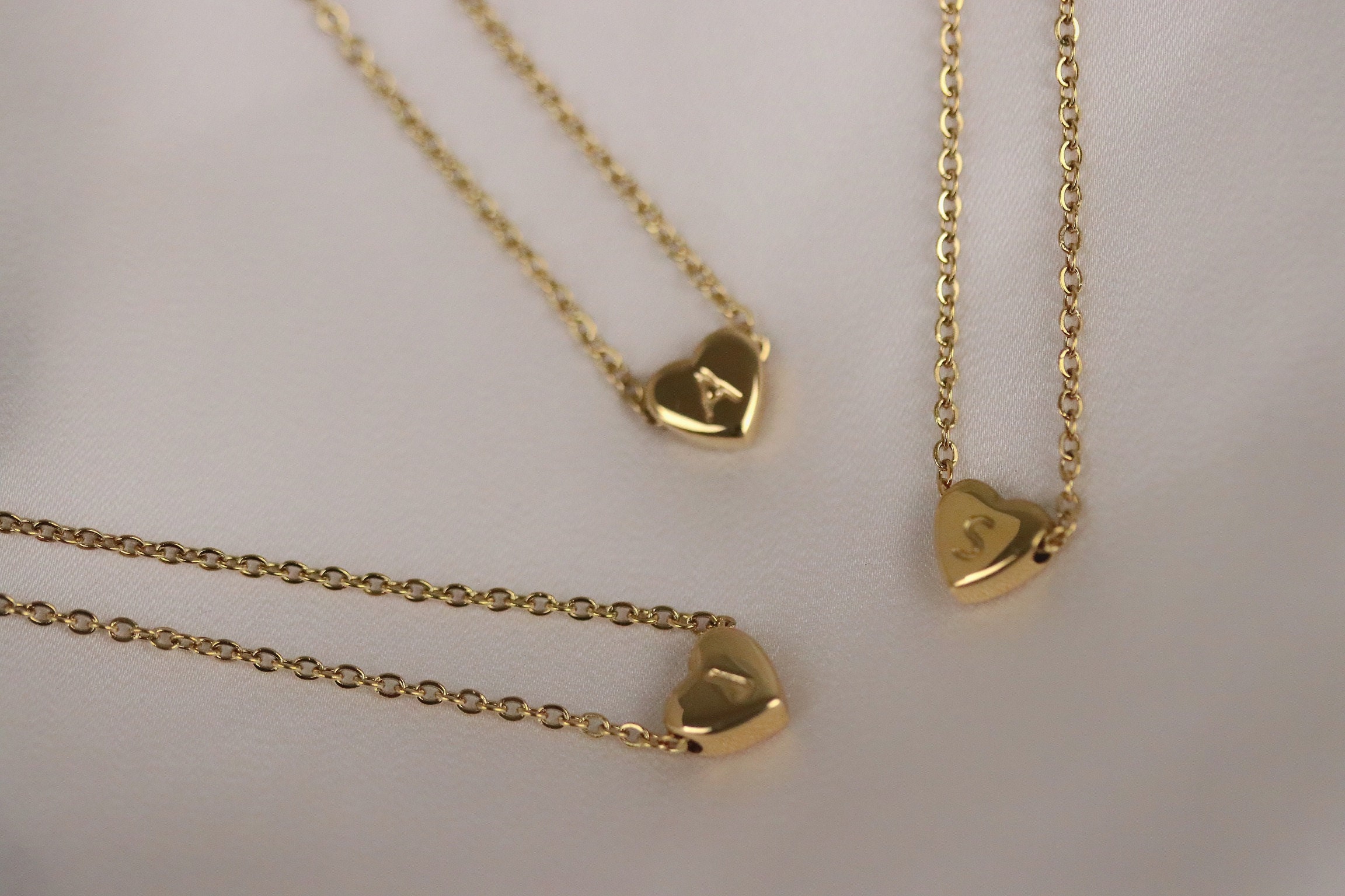 Collana Con Iniziale A Cuore In Oro Rosa | Lettera Alfabeto A-Z | Gioiello In Acciaio Inox Per Donna | Regalo Significativo