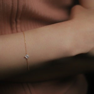 Tiny Clover Bracelet in Silver, Gold Dainty Four Leaf Clover Bracelet, CZ Minimalist Bracelet, Lucky Four Leaf Clover, Valentine&#39;s Gift