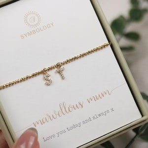 Regalo del día de la madre, pulsera con inicial bañada en oro, regalo para mamá, regalo personalizado para ella, regalo de cumpleaños, joyas de regalo personalizadas para mamá