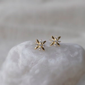 Dainty Starburst Studs Earrings in Sterling Silver With 18K Gold Plated / CZ Silver & Gold Delicate Studs For Friends / Valentines Gift