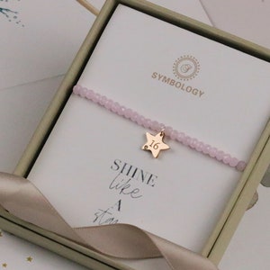 Pulseira de aniversário de 16 anos, pulseira de contas de quartzo rosa, joias personalizadas com números doces, presente personalizado de aniversário de 18 ou 21 anos para ela