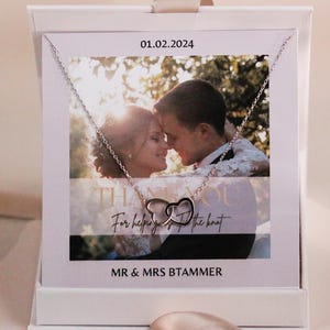パーソナライズされた結婚式の感謝の贈り物 | シルバーのインターロッキングハートネックレス | ブライズメイドギフト | メイドオブオナージュエリー | カスタムウェディングギフト