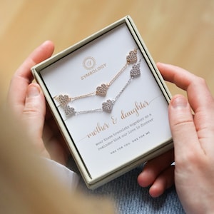 Mother Daughter Triple Heart Bracelet Set, Personalised CZ Pave Love Heart Bracelet for Mum/Sister/Friend/Bridesmaid/Graduation Gift for Her