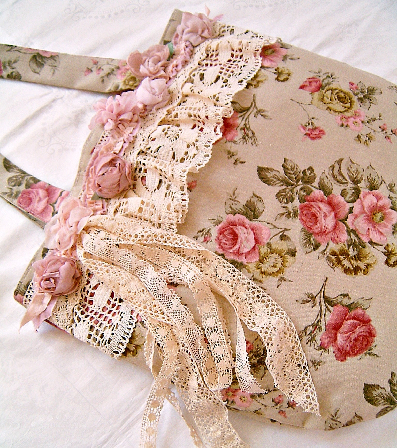 I love this bag ~ | Handmade purses, Lace bag, Shabby chic bags