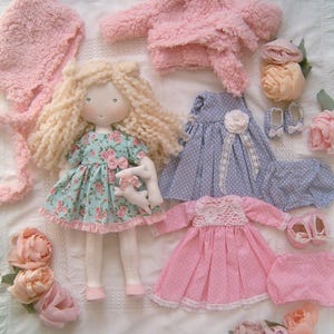 Boneca Waldorf, boneca de pano Waldorf, boneca de pano Waldorf, boneca de menina Waldorf, bonecas Waldorf, boneca de pano Waldorf feita à mão, boneca inspirada em Waldorf