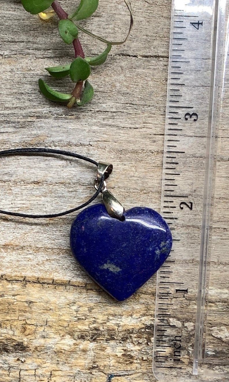 Beautiful NCK-0970 Natural Lapis Lazuli Heart Necklace Polished