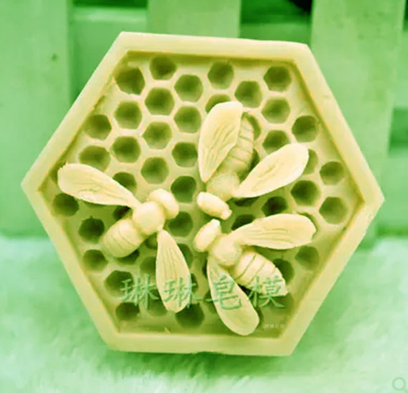 Hand-made soap candle chocolate aromatherapy food grade silicone mold honeycomb bee cake mold