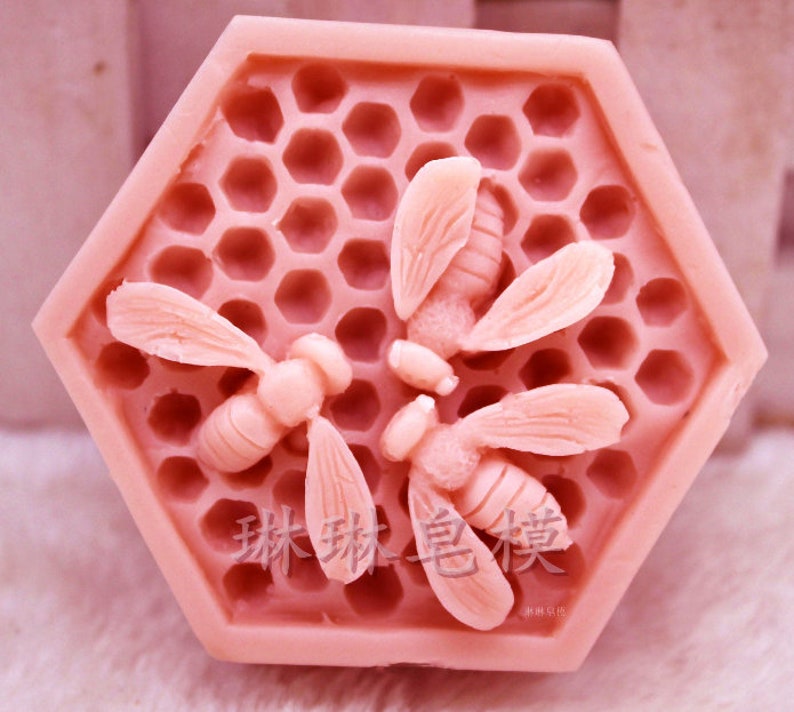 Hand-made soap candle chocolate aromatherapy food grade silicone mold honeycomb bee cake mold