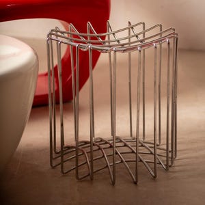Vintage Chrome Wire Stool – Mid-Century Modern Geometric Plant Stand