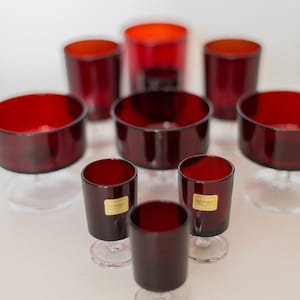 Französische Luminarc Rubinrote Gläser / Stemware Service Made in France