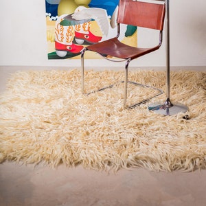 Tapis Flokati en laine tissée à la main : authentique tapis à poils longs (190/200 cm)