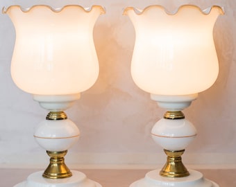 Lampa stołowa w kształcie kwiatu w stylu vintage: lampka nocna z lat 70. na cokole