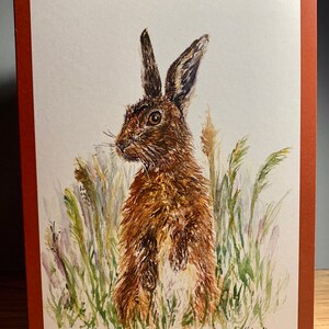 Biglietto d'auguri di lepre dorata, pittura ad acquerello animale, regalo di compleanno, arredamento per la casa di campagna, carte da incorniciare, fauna selvatica britannica