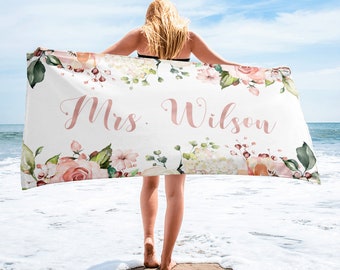 Personalisierte Geschenk für Braut, benutzerdefinierte Strand Handtuch, Rose Gold Frau Geschenk, Bachelorette Party gefallen, BrautDusche Wochenende, Aquarell Blumengeschenk