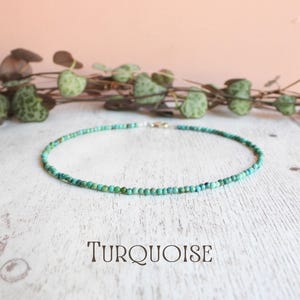 Delicata cavigliera con pietra preziosa turchese: pietra portafortuna di dicembre, cristallo autentico - realizzata a mano da Ula Jewellery