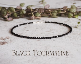 Bracelet de cheville en perles de tourmaline noire fine, cristal en argent sterling, protection contre la guérison, pierre de naissance d'octobre, bohème écologique, bohème minimaliste