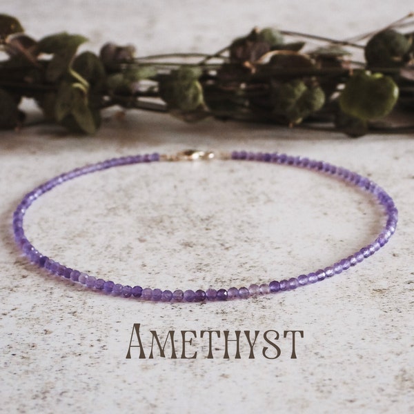 Bracelet de cheville en perles de pierres précieuses fines améthyste, cristal de guérison en argent sterling, pierre de naissance de février, zodiaque violet minimaliste bohème bohème