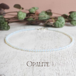 Tobillera de opalita: cristal auténtico de 2 mm con cierre de plata 925. Hecha a mano por Ula Jewellery.