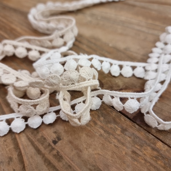 Ruban décoratif en coton blanc ou ecru, dentelle par 5 ou 10 mètres, fabrication italienne