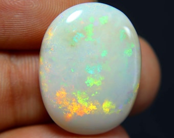 Cabochon di opale australiano da 21 carati: gemma multi-fuoco (circa 24x18x8 mm)