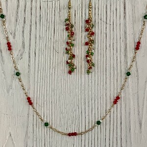 Christmas: Swarovski crystal, faceted Chinese crystal, gold plated chain w/ matching earrings—N385