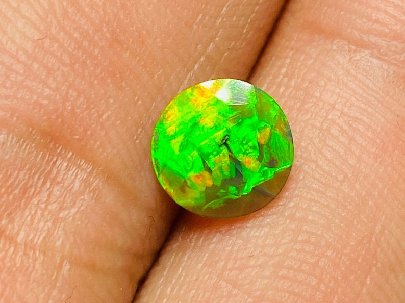 Ethiopian Opal 3.5 mm Great stone Multy Color Fire Strong Fire size 8x8 mm height welo Ethiopian Opal Black Opal Fine Cut Round