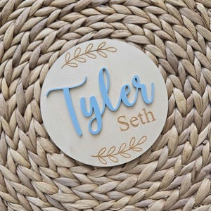 Wooden Name Birth Announcement sign, Newborn Baby round Name plate, Hospital Newborn Photo Prop Sign, Personalized custom Baby Shower Gift