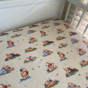 Winnie the Pooh baby cot fitted sheet, Winnie the Pooh crib fitted sheet, Winnie the Pooh bedding, Winnie the Pooh nursery, Baby shower gift