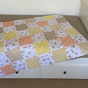 Winnie the Pooh patchwork baby blanket, Baby shower neutral gift, Winnie the Pooh bedding, Winnie the Pooh baby quilt