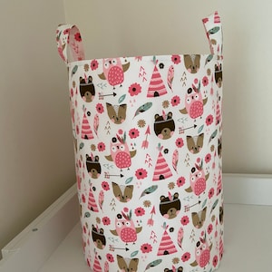Woodland animals fabric toy bin/ Woodland animals nursery/ Fabric toy basket/ Woodland animals storage/ Woodland animals baby shower gift
