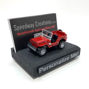 Porte-cartes de visite sur le thème Willys WW2 - Art automobile fonctionnel pour votre bureau, bureau ou espace de travail - Un cadeau personnalisé unique !