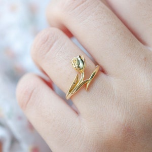 Tulip Flower Anniversary Ring, Solid Gold with Moissanite, Dainty Tulip Ring, Adjustable Ring, Tulip For Her, Unique Tulip Ring image 8