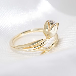 Tulip Flower Anniversary Ring, Solid Gold with Moissanite, Dainty Tulip Ring, Adjustable Ring, Tulip For Her, Unique Tulip Ring image 5