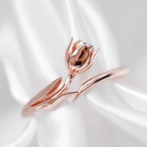 Tulip Flower Anniversary Ring, Solid Gold with Moissanite, Dainty Tulip Ring, Adjustable Ring, Tulip For Her, Unique Tulip Ring image 3