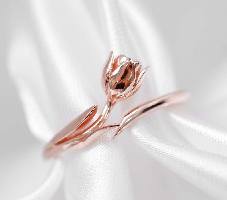 Tulip Flower Anniversary Ring, Solid Gold with Moissanite, Dainty Tulip Ring, Adjustable Ring, Tulip For Her, Unique Tulip Ring image 3