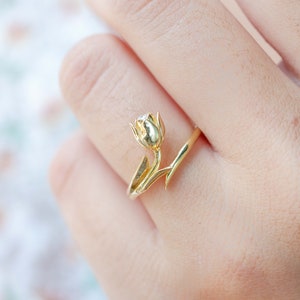 Tulip Flower Anniversary Ring, Solid Gold with Moissanite, Dainty Tulip Ring, Adjustable Ring, Tulip For Her, Unique Tulip Ring image 7