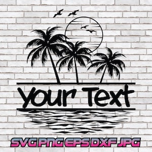 Op de afbeelding: Zwarte en witte silhouet van palmbomen, een zon en vogels met de tekst "Your Text" eronder. Het ontwerp is geplaatst tegen een witte bakstenen achtergrond.