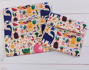 Porta panino o porta snack. Pochette impermeabile lavabile multiuso in cotone bio e Eco-PUL. Stampa gatti.