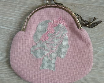 Noble silhouette purse (dusty rose)