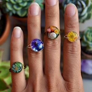 Flower Garden Rings. Adjustable Ring. Preserved Flowers. Snail Shell Ring. Flower Jewelry. Unique Jewelry. Nature Lover. Gift Idea for Her