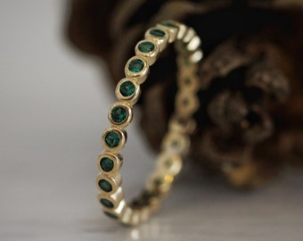 14K Gold Filled eternity Ring with Green  Zircons\Stacking Ring\Dainty Emerald Ring\Gold Ring with Green Stones\Vintage Style Ring.