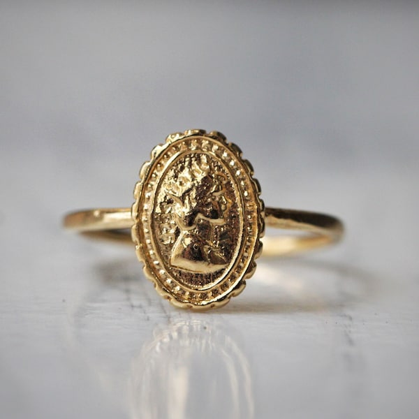 Dainty 14K gold Filled Coin Ring\Oval Coin Ring\Gold Vintage Ring\Detailed Coin Ring\Boho Gold Filled Ring\Everyday Ring