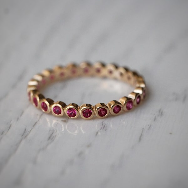 14K Gold Filled eternity Ring with Rose Zircons\Stacking Ring\Dainty Ruby Red Ring\Gold Ring with Red Stones\Vintage Ring,Ruby Gold Ring.