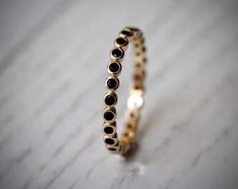 14K Gold Filled eternity Ring with Black Zircons\Stacking Ring\Dainty Black onyx Ring\Gold Ring with Black Stones\Retro Ring.