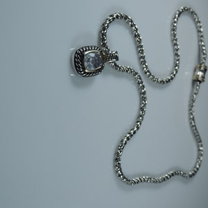 24&quot; Silver Tone Rope Chain With Silver Tone Pendent Prism Color Center Stone ( Appraised )