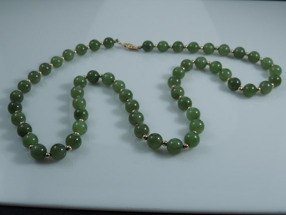 Antique jade bead necklace deals