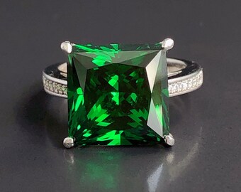 GRAND Emerald Ring, Sterling Silver Ring, Emerald Jewellery, Engagement Ring, Promise Ring, May birthstone ring, wedding ring, diamond ring