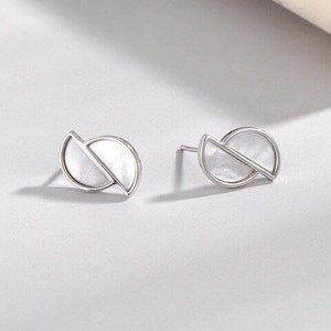 Mother of Pearl Small Stud Earrings, Silver Stud Earrings, beach minimalist earrings, Sea Shell earrings, simple earrings, gift for Mum,